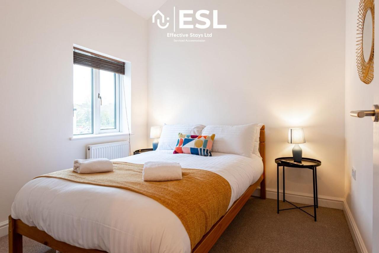 2 Bedroom Terrace Cottage, Parking, 5 Minutes Drive To Royal Shrewsbury Hospital Exteriör bild