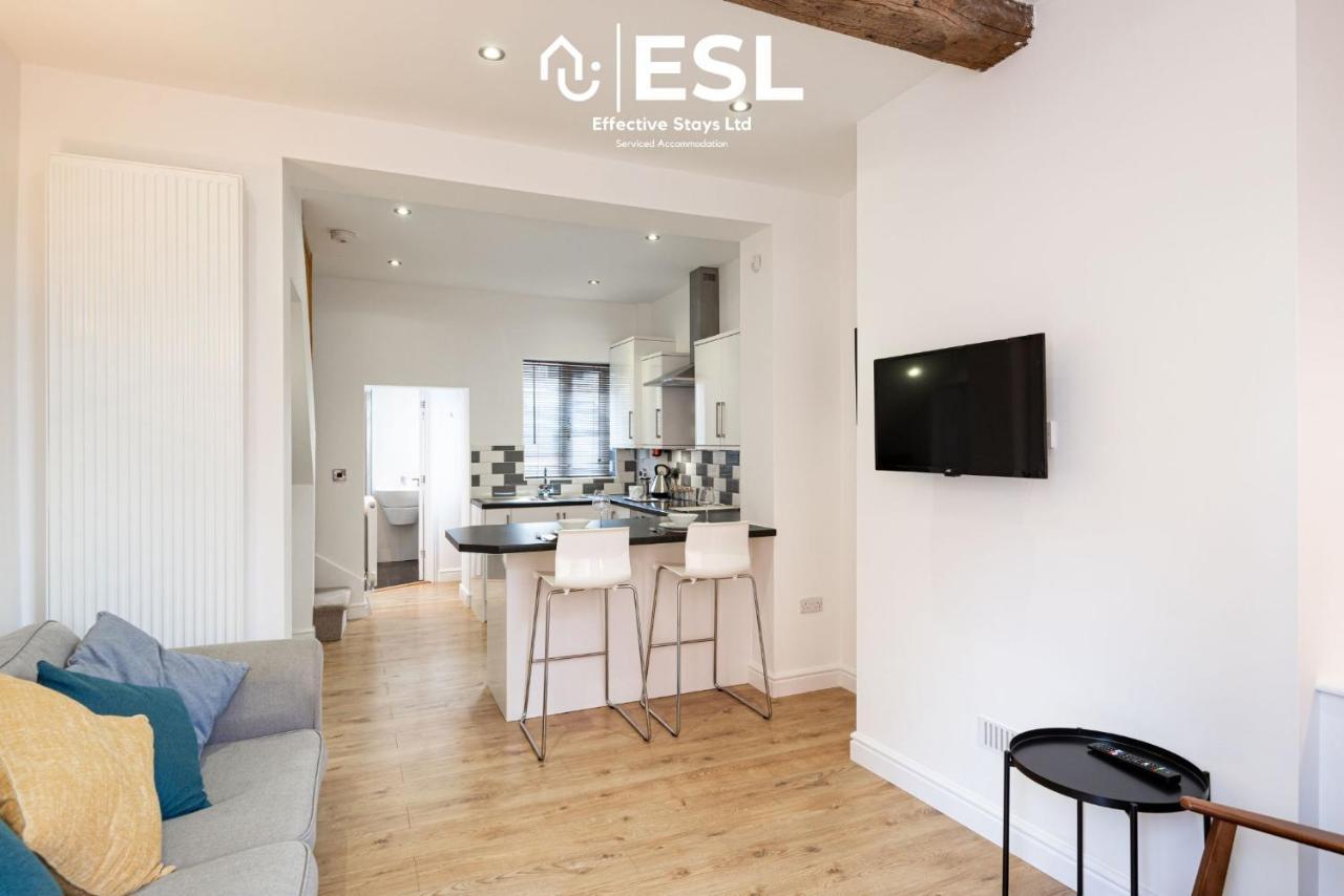 2 Bedroom Terrace Cottage, Parking, 5 Minutes Drive To Royal Shrewsbury Hospital Exteriör bild