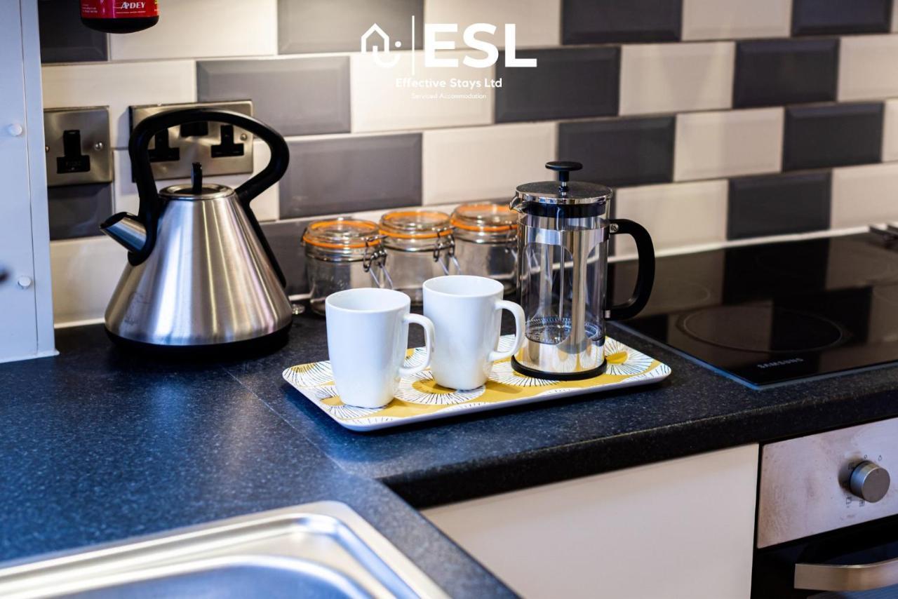 2 Bedroom Terrace Cottage, Parking, 5 Minutes Drive To Royal Shrewsbury Hospital Exteriör bild