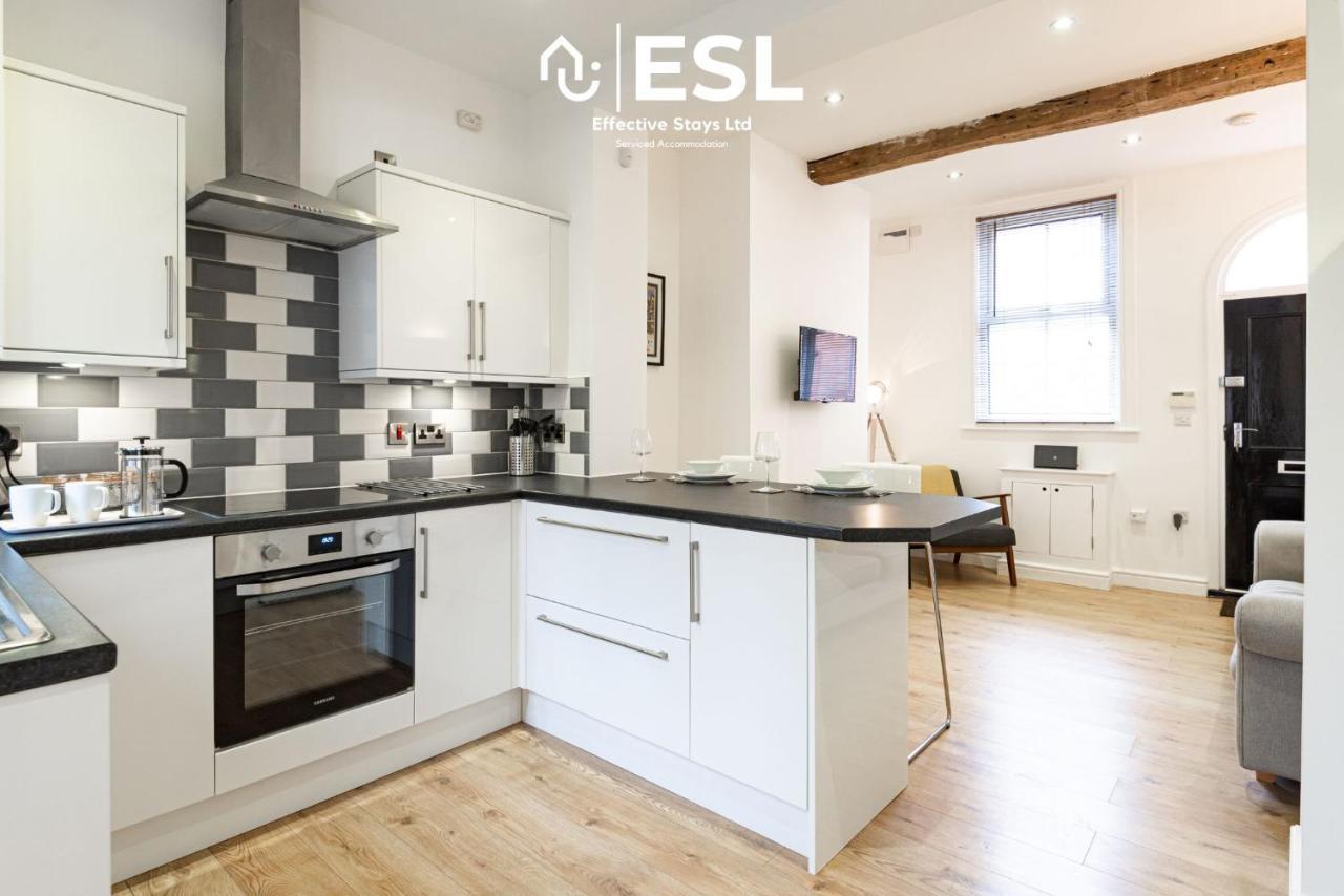 2 Bedroom Terrace Cottage, Parking, 5 Minutes Drive To Royal Shrewsbury Hospital Exteriör bild