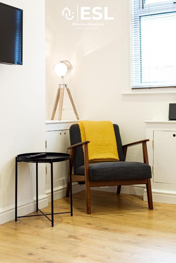 2 Bedroom Terrace Cottage, Parking, 5 Minutes Drive To Royal Shrewsbury Hospital Exteriör bild