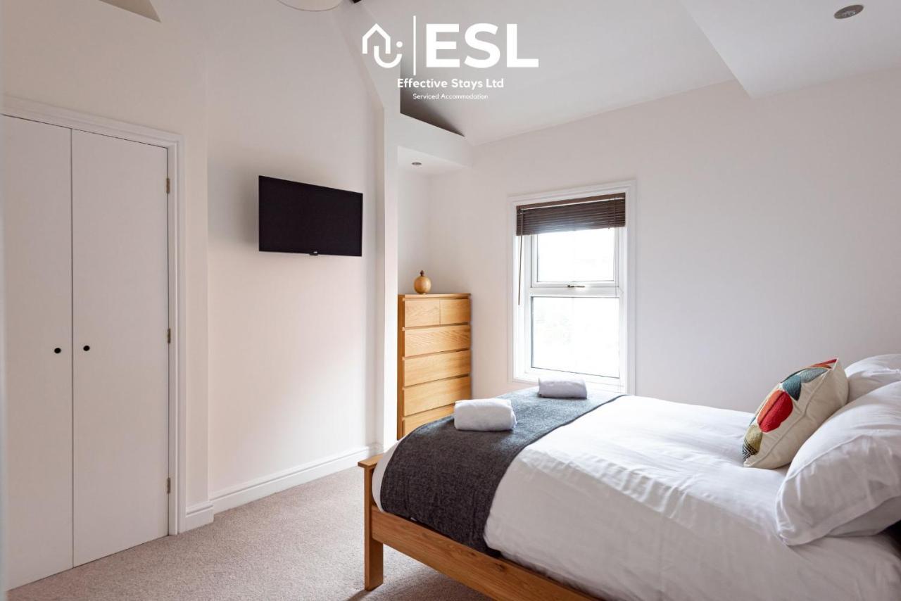 2 Bedroom Terrace Cottage, Parking, 5 Minutes Drive To Royal Shrewsbury Hospital Exteriör bild