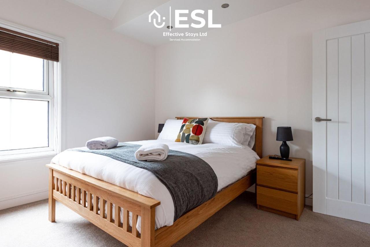 2 Bedroom Terrace Cottage, Parking, 5 Minutes Drive To Royal Shrewsbury Hospital Exteriör bild