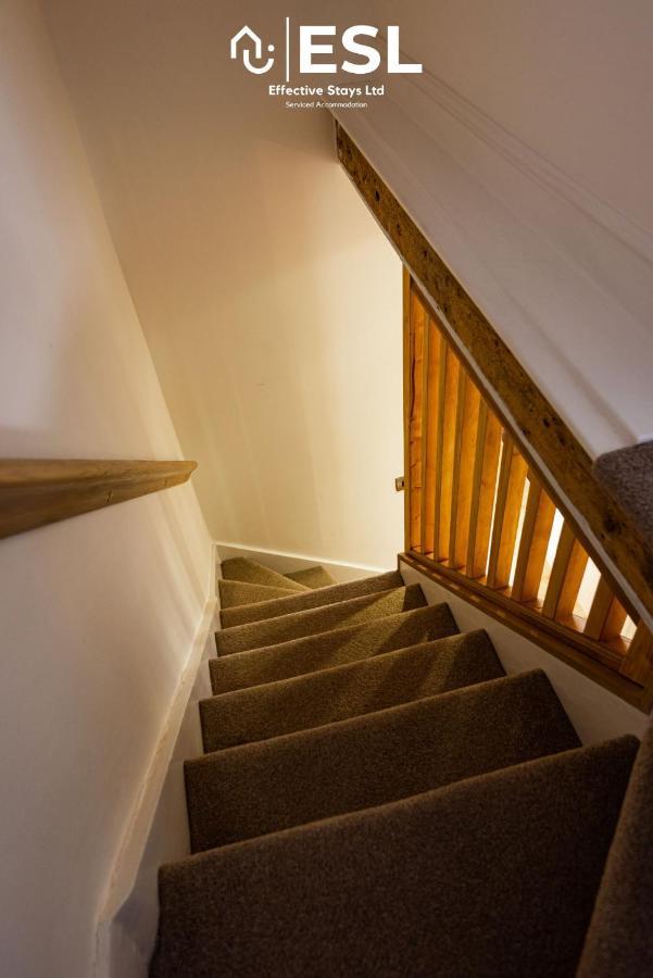 2 Bedroom Terrace Cottage, Parking, 5 Minutes Drive To Royal Shrewsbury Hospital Exteriör bild