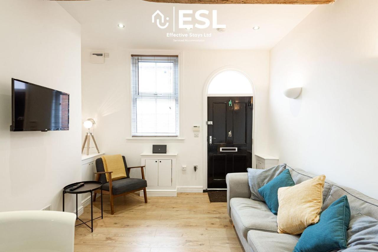 2 Bedroom Terrace Cottage, Parking, 5 Minutes Drive To Royal Shrewsbury Hospital Exteriör bild