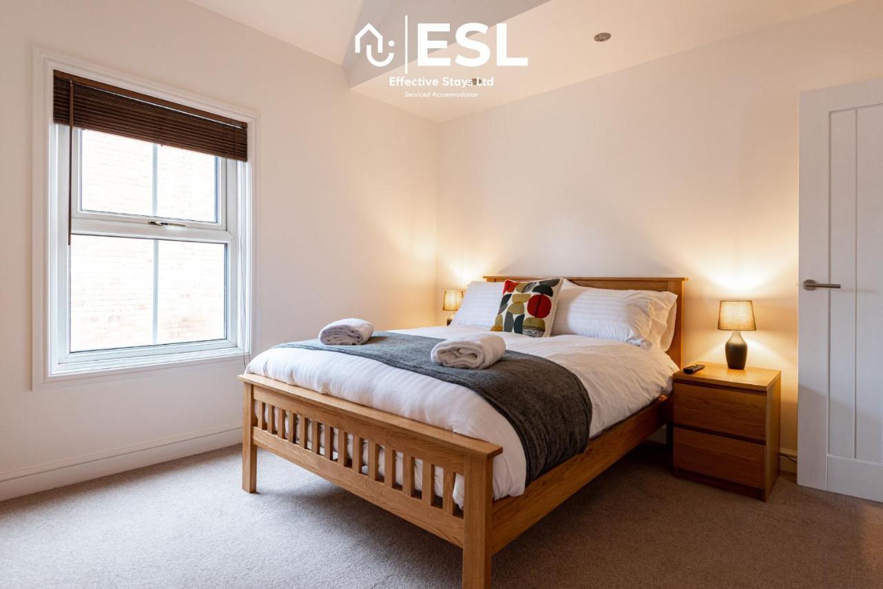 2 Bedroom Terrace Cottage, Parking, 5 Minutes Drive To Royal Shrewsbury Hospital Exteriör bild